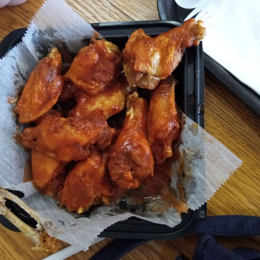 Chicken Kitchen - 10 Buffalo Wing Dinner - Chicken Wings Near Me - Shrewsbury, New Jersey