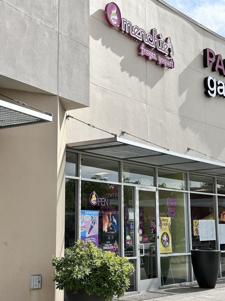 MENCHIE’S MARKET WEST - SACRAMENTO - Updated March 2026 - 104 Photos ...
