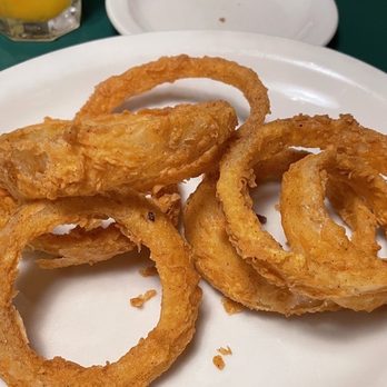 Austin's Cattle - Onion rings were pretty good. Great breading and sweet onions with a great dipping sauce - New American Near Me - Valdosta, Georgia
