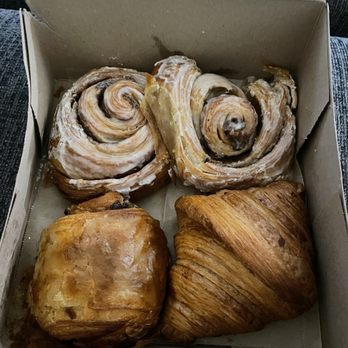 Petitgrain Boulangerie - Cinnamon rolls, chocolate croissant, plain croissant - Bakeries Near Me - Santa Monica, California Petitgrain Boulangerie - Cinnamon rolls, chocolate croissant, plain croissant - Bakeries Near Me - Santa Monica, California