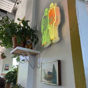 Whitney's - Decor - Bars Near Me - Longboat Key, Florida
