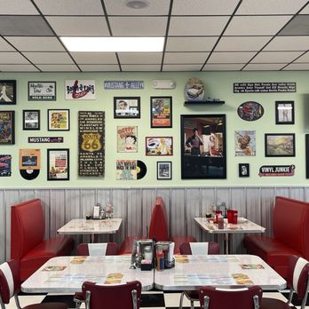 Boomerang Diner - the interior of a diner - Diners Near Me - Durant, Oklahoma Boomerang Diner - the interior of a diner - Diners Near Me - Durant, Oklahoma