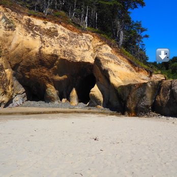 Hug Point State Recreation Site - Arrow pointing to waterfall area, was a small trickle on our visit - Parks Near Me - Arch Cape, Oregon Hug Point State Recreation Site - Arrow pointing to waterfall area, was a small trickle on our visit - Parks Near Me - Arch Cape, Oregon