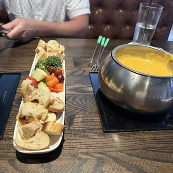 The Melting Pot - Cincinnati - Wisconsin cheese - Fondue Near Me - Cincinnati, Ohio The Melting Pot - Cincinnati - Wisconsin cheese - Fondue Near Me - Cincinnati, Ohio