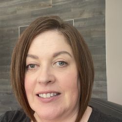 Faye Kermaani - No makeup or filters.