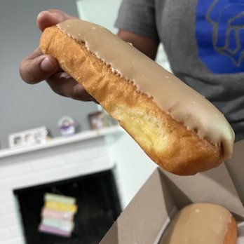Randy's Donuts - Thin layer of maple frosting - Donuts Near Me - Santa Ana, California Randy's Donuts - Thin layer of maple frosting - Donuts Near Me - Santa Ana, California