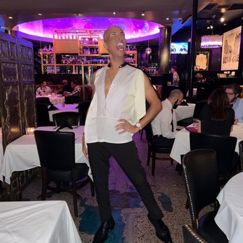 Al Biernat's Oak Lawn - Just me and the amazing space - Steakhouses Near Me - Dallas, Texas