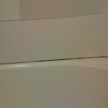Quality Inn & Suites Gilroy - Moldy shower/tub. - Hotels Near Me - Gilroy, California Quality Inn & Suites Gilroy - Moldy shower/tub. - Hotels Near Me - Gilroy, California