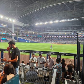 Recess Sports Lounge - Watching the Marlins v. Yankees game while grabbing a few snacks. - Sports Bars Near Me - Miami, Florida Recess Sports Lounge - Watching the Marlins v. Yankees game while grabbing a few snacks. - Sports Bars Near Me - Miami, Florida