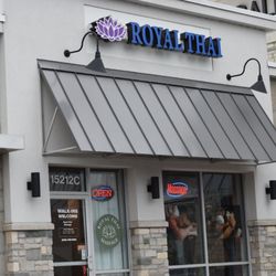 Royal Thai Massage - Store Front