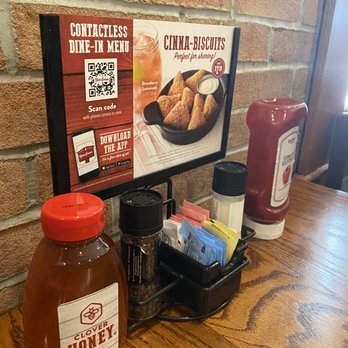 Bob Evans - Cinna-Biscuits - American Near Me - Clermont, Florida