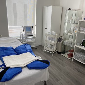 Miami Beauty Area - Facial and Retail room - Skin Care Near Me - Hallandale Beach, Florida Miami Beauty Area - Facial and Retail room - Skin Care Near Me - Hallandale Beach, Florida
