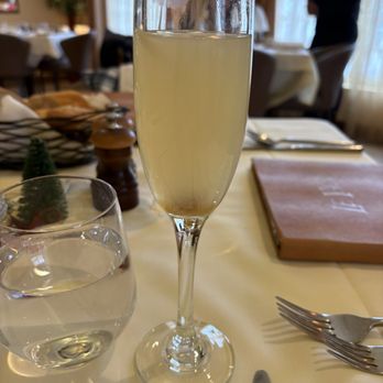 Le Yaca - French 75 - French Near Me - Williamsburg, Virginia