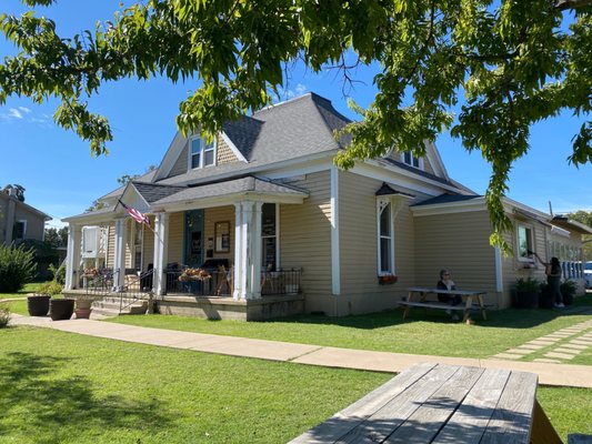 Hickory Street Cafe by null