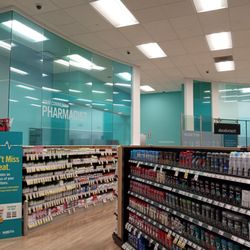 Market 32 - Pharmacy