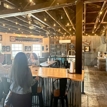 Hill City Chop House - We got there early to beat the crowds. - Barbeque Near Me - Tolar, Texas Hill City Chop House - We got there early to beat the crowds. - Barbeque Near Me - Tolar, Texas