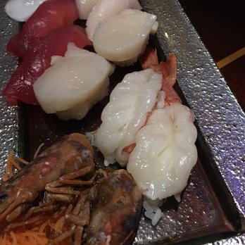 Hiro Maru Sushi - Those fried shrimp heads looks bad...no seasoning, no flour etc, looks like something caught up in a spider web. - Sushi Bars Near Me - Hollywood, Florida