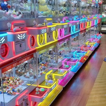 Matte - Mostly keychain claw machines! - Arcades Near Me - Queens, New York