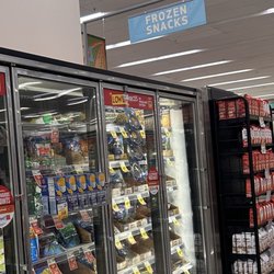 Save Mart - Frozen snack sign where the frozen vegetables are located