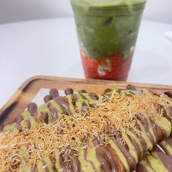 TONLE Coffee and Tea - Strawberry Matcha Latte & Dubai Croffle - Coffee & Tea Near Me - Los Alamitos, California TONLE Coffee and Tea - Strawberry Matcha Latte & Dubai Croffle - Coffee & Tea Near Me - Los Alamitos, California