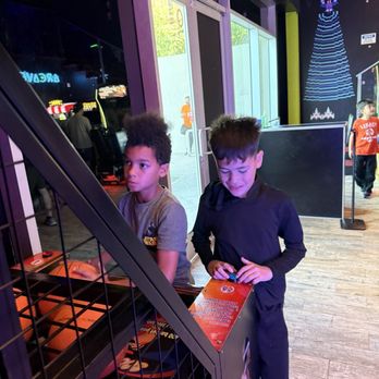 Arcave Room - Arcades Near Me - Glendale, California