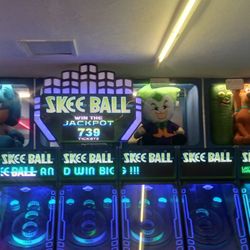 Mardi Gras Fun Center - Big Prizes....