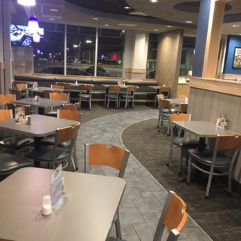 Culver's - Plenty of spacious seating - Ice Cream & Frozen Yogurt Near Me - Chicago, Illinois