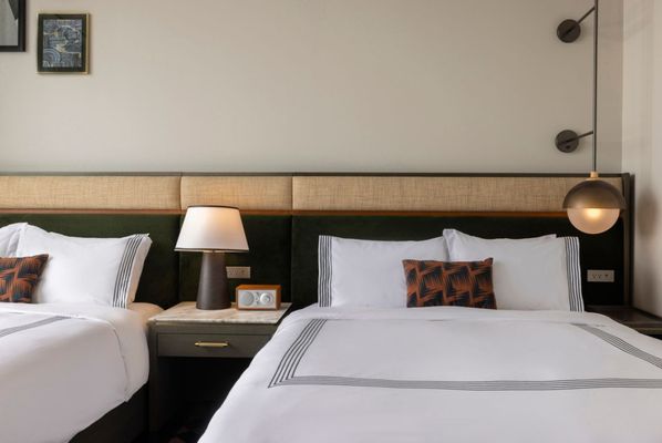 The Tess, Autograph Collection by null