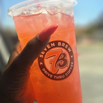 7 Brew Coffee - Georgia Peach Green Tea with Lemonade - Coffee & Tea Near Me - Warson Woods, Missouri