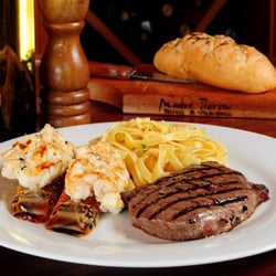 Madre Tierra - Exquisito seria el nombre de este platillo, pero lo puedes encontrar en nuestra carta como Surf and Turf. :)