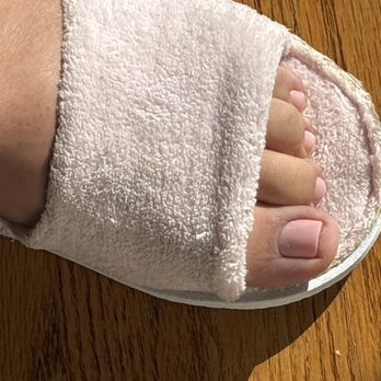 La Vie Nail Bar - Pink pedi - Nail Salons Near Me - Burlingame, California
