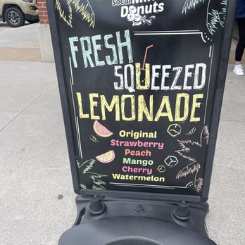 Cake Press - a sign for fresh squeezed lemonade - Donuts Near Me - Allen, Texas