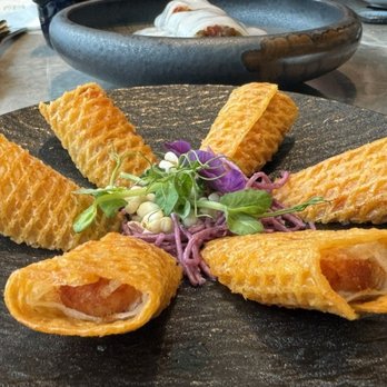 六公館 - Spring Rolls with Shrimp & Foie Gras - Cantonese Near Me - Hong Kong, HK