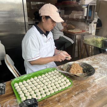 Mini Potstickers - Making Mini XLBs - Chinese Near Me - San Francisco, California Mini Potstickers - Making Mini XLBs - Chinese Near Me - San Francisco, California
