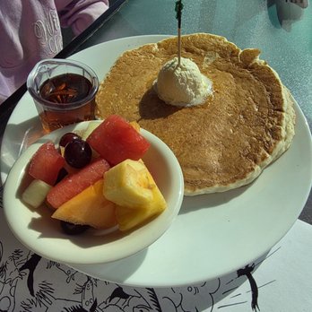 Priest Station Cafe - Kids Pancakes and Fruit - American Near Me - Big Oak Flat, California