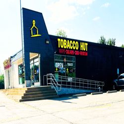 Tobacco Hut - Store Front