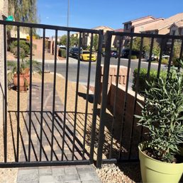No privacy screen. Job not completed.