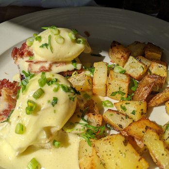 Tomatina - Eggs Benedict - Italian Near Me - Walnut Creek, California