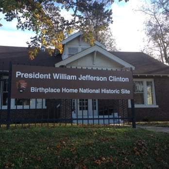 Clinton Home Museum - Front of visitor center, not the actual home. Go in here to insure about a tour. - Museums Near Me - Hope, Arkansas Clinton Home Museum - Front of visitor center, not the actual home. Go in here to insure about a tour. - Museums Near Me - Hope, Arkansas