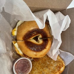 The Main Squeeze Cafe - Bagel Egg Bacon Cheese Sand