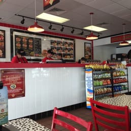 the interior of a fast food restaurant