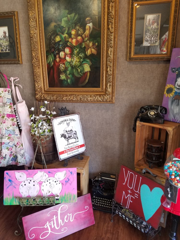 THE PAINTED WAGON Updated August 2024 109 N Broadway St, Cleveland