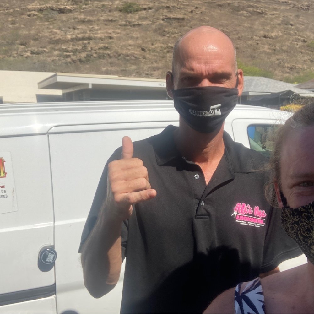 Ali'i Nui Locksmith Jeremy with happy customer! Ali'i Nui Locksmith Jeremy with happy customer!