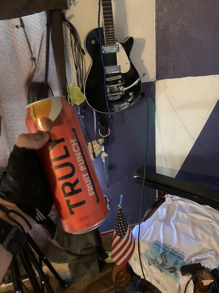 MICHAEL’S LIQUOR STORE Updated September 2024 14 Photos & 10