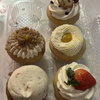 Molly's Cupcakes - Cupcakes Near Me - Chicago, Illinois Molly's Cupcakes - Cupcakes Near Me - Chicago, Illinois