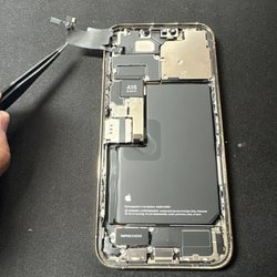 iFixPhones - Insides of an iPhone 13 Pro Max