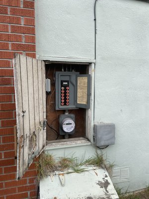 From Fuse to Circuit - If you find that your panel is full of fuses it may be time to change to a circuit breaker panel. Fuses are highly inefficient and often need to be replaced while circuit breakers very rarely break. Call or text (650) 784-1886 110220v today and we can provide a consultation today!