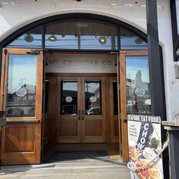 Marthas Vineyard Chowder Company - Seafood Near Me - Oak Bluffs, Massachusetts