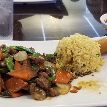 Hoa Son Restaurant - Vietnamese Near Me - Giddings, Texas