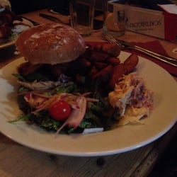 Dolphin Inn - Chicken burger (massive).